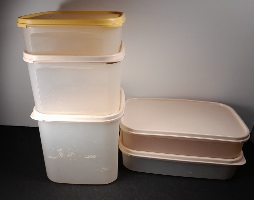 Vintage Tupperware 1620 1619 1621 1608 with lids